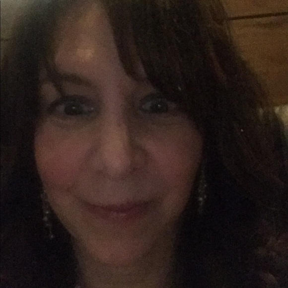 Meet your Posher, Lori - Picture 1 of 1